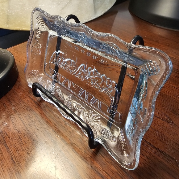 Tiara Glass Last Supper Trinket Tray Blue - Picture 3 of 12